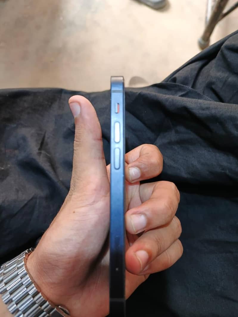 Apple iPhone 12 mini 0