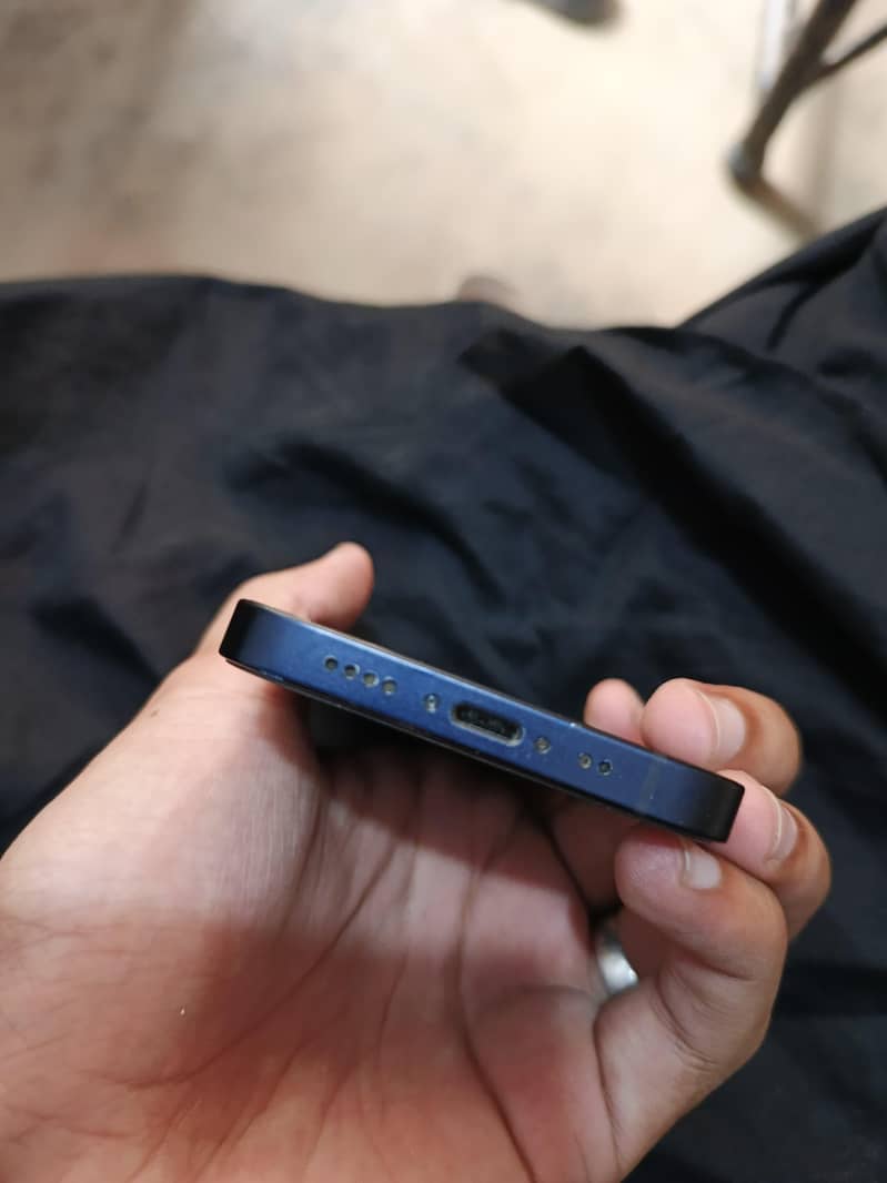 Apple iPhone 12 mini 4