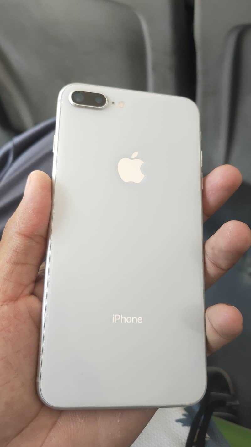 Apple iPhone 8 Plus 0