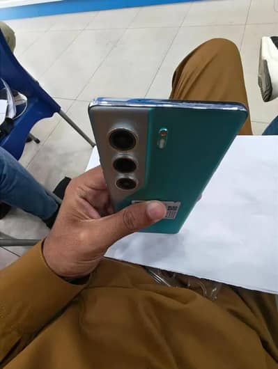 Tacno camon 40 pro