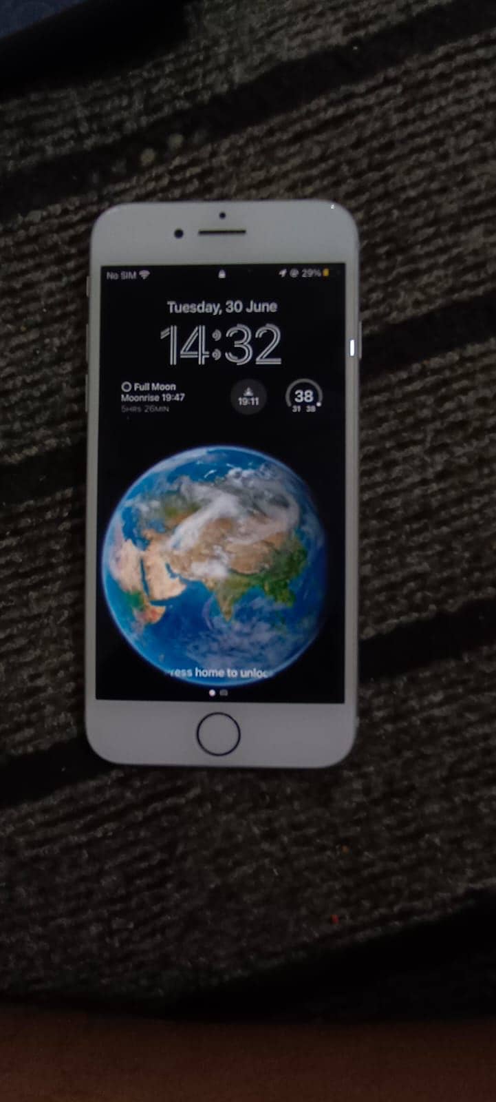 Apple iPhone 8 3