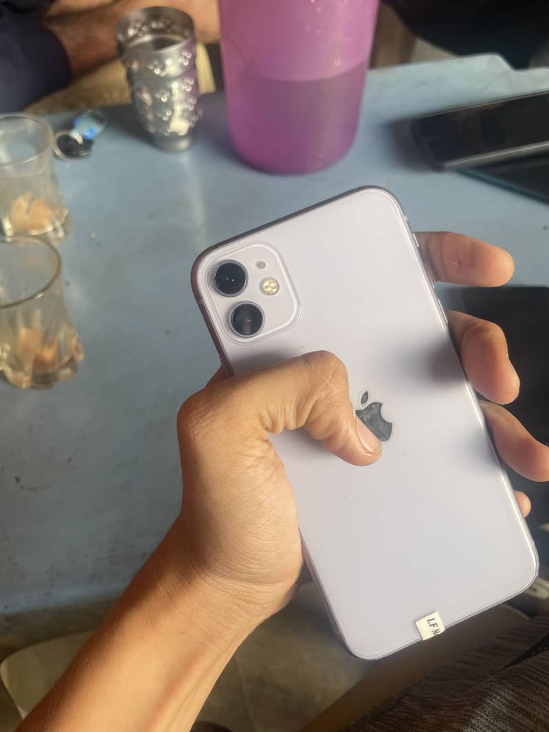Apple iPhone 11 3