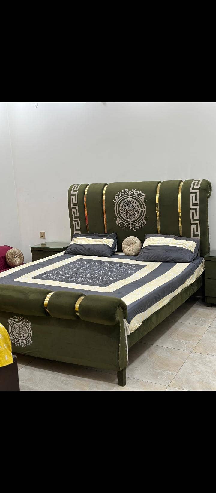 complete bed set 0