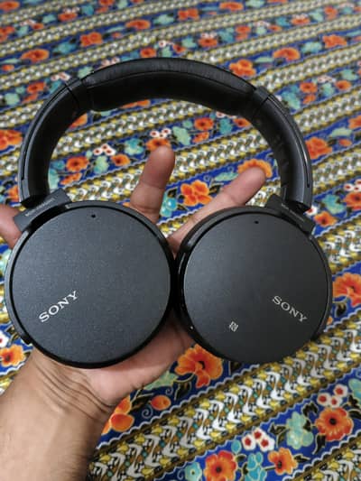 Sony MDR-XB950B1 Wireless Extra Bass Headphones(whatsapp 0313 7874773)