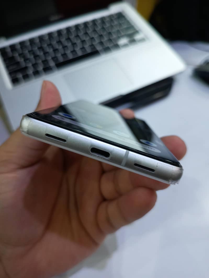 Google Pixel 7a 2