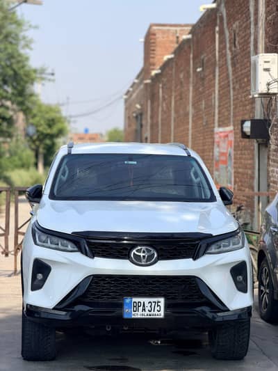 Toyota Fortuner V 2021