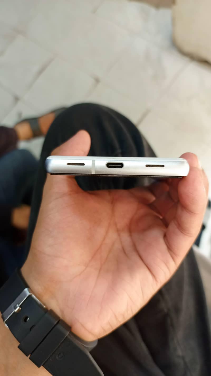 Google Pixel 7a 2