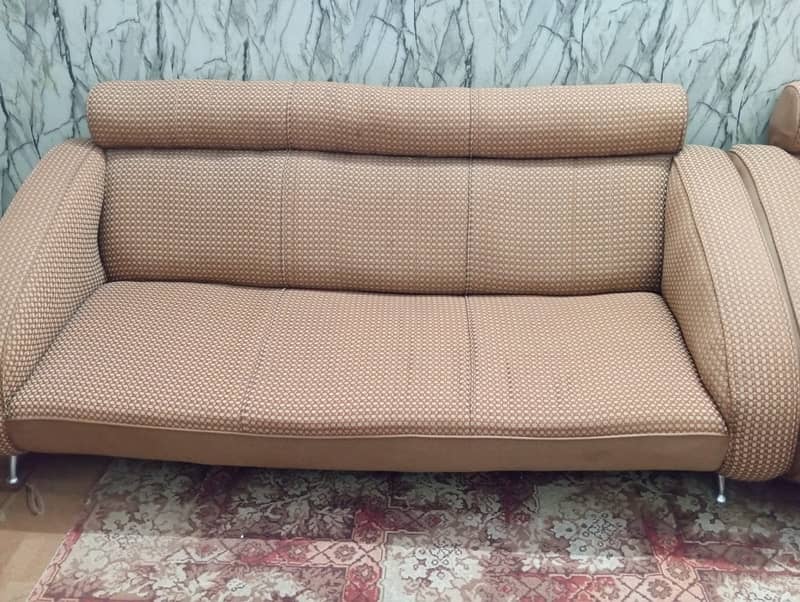 Selling Sofas 3