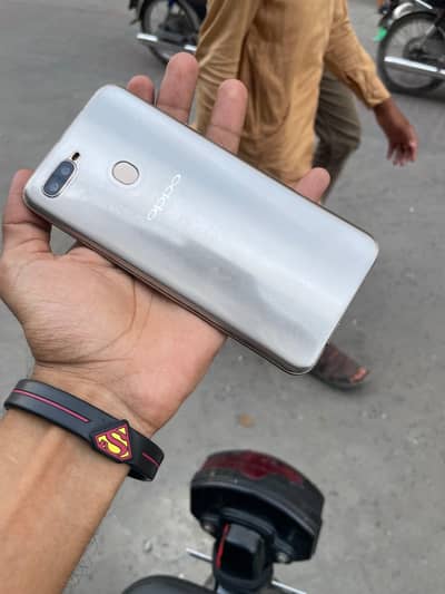 oppo a7 dual offical pta 4 64gb urgent sale