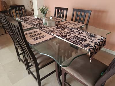 Dining table for 6 persons for sale