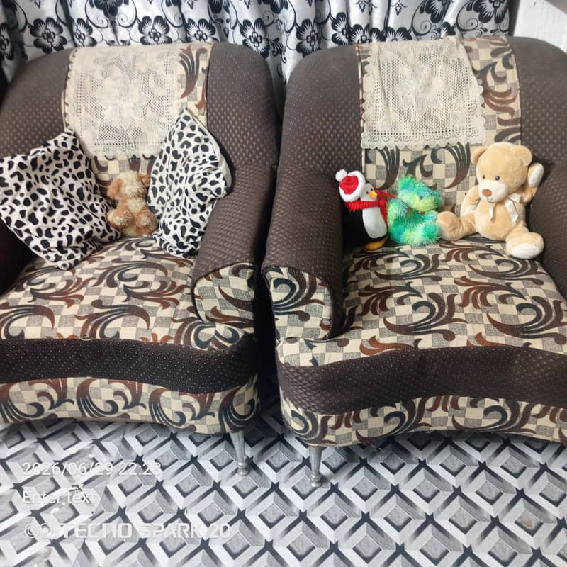used 5seaters sofas set 2
