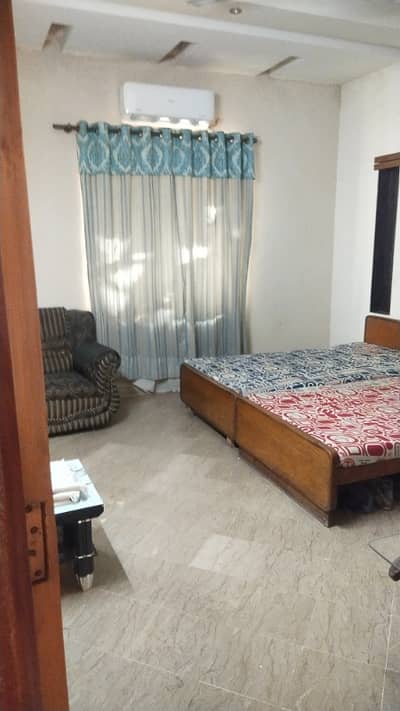 Wapda town D3 block 10 mrla duble story duble kitchen house available for rent