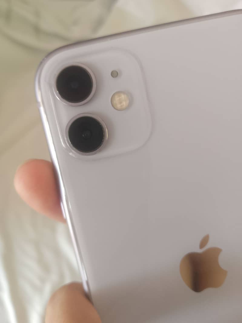 iPhone 11 4
