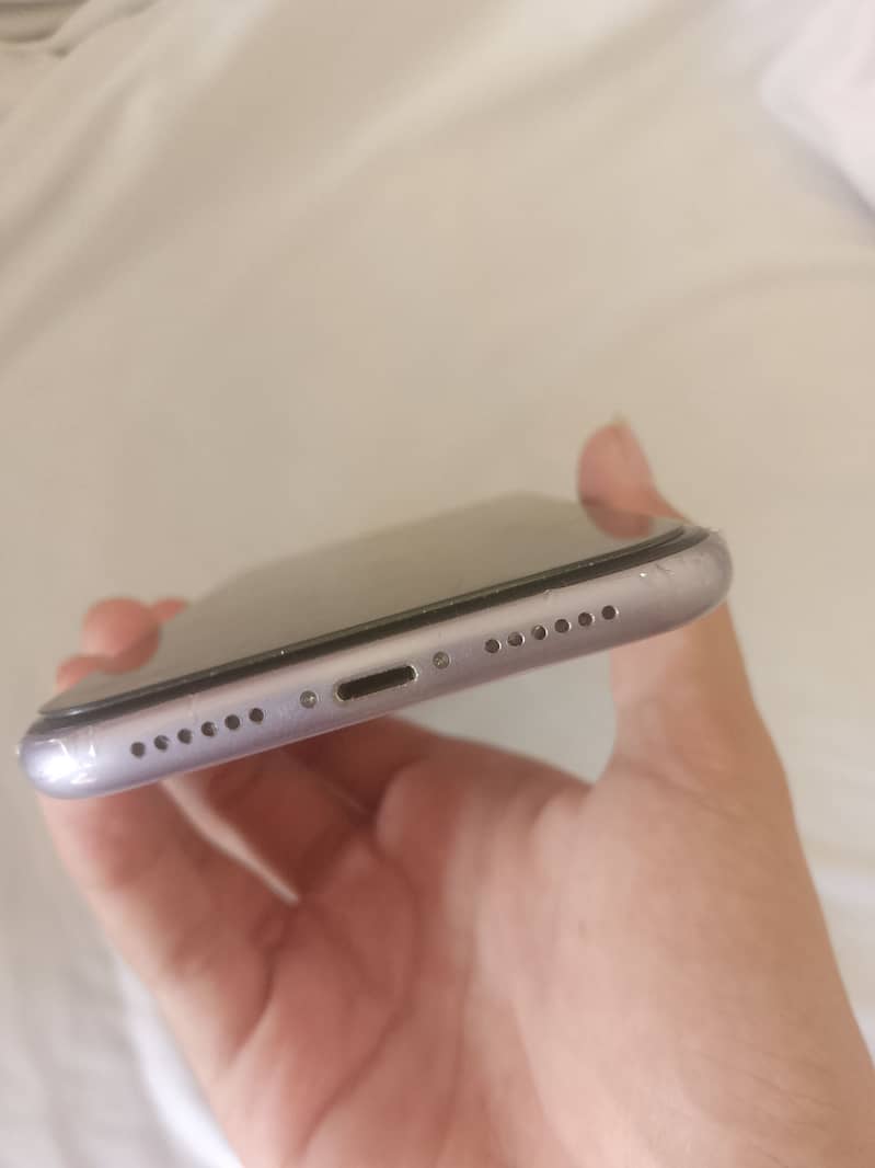 iPhone 11 5
