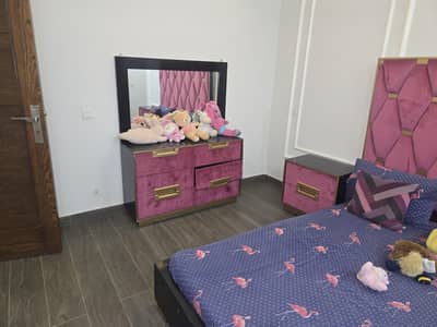 bed set with dressing complete
