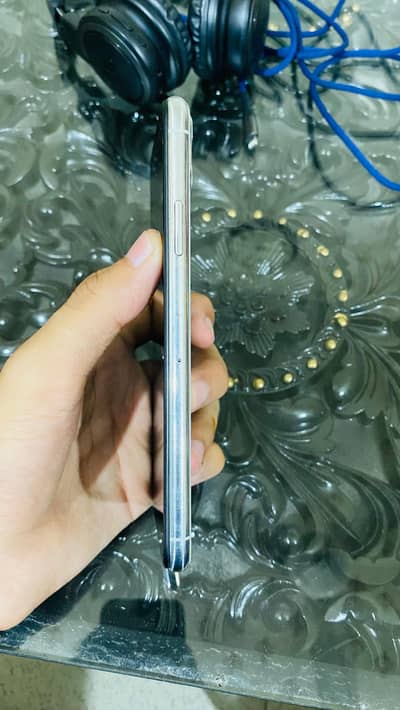 Apple iPhone 11 Pro Max Factory unlock non pta