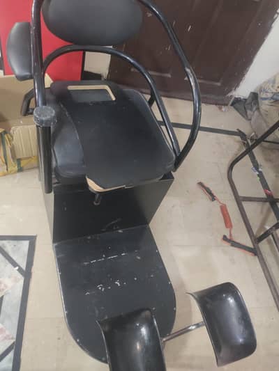 saloon menu pedi chair