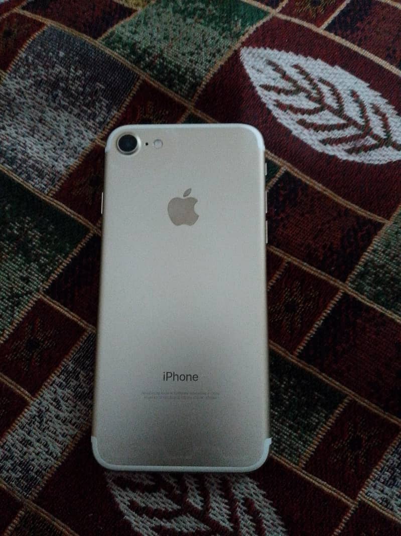 Apple iPhone 7 0