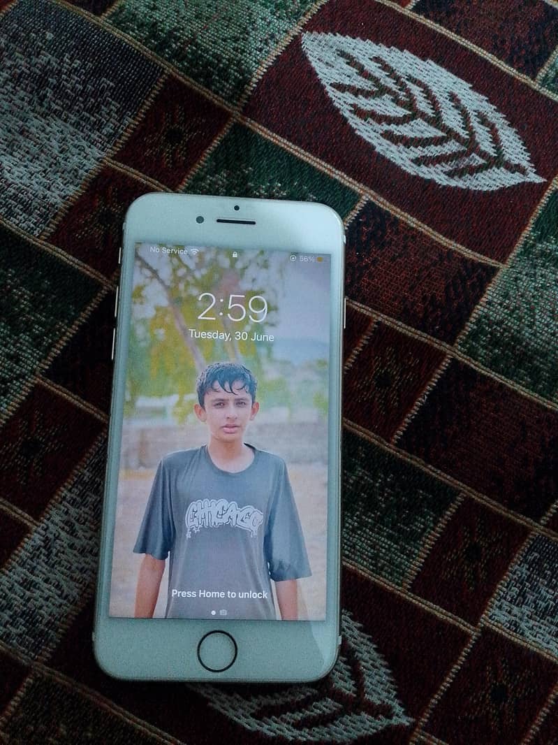 Apple iPhone 7 1