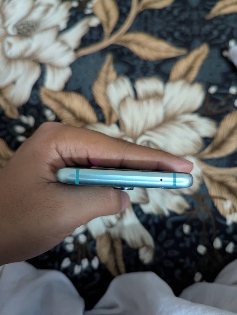 One Plus 8 Pro 6