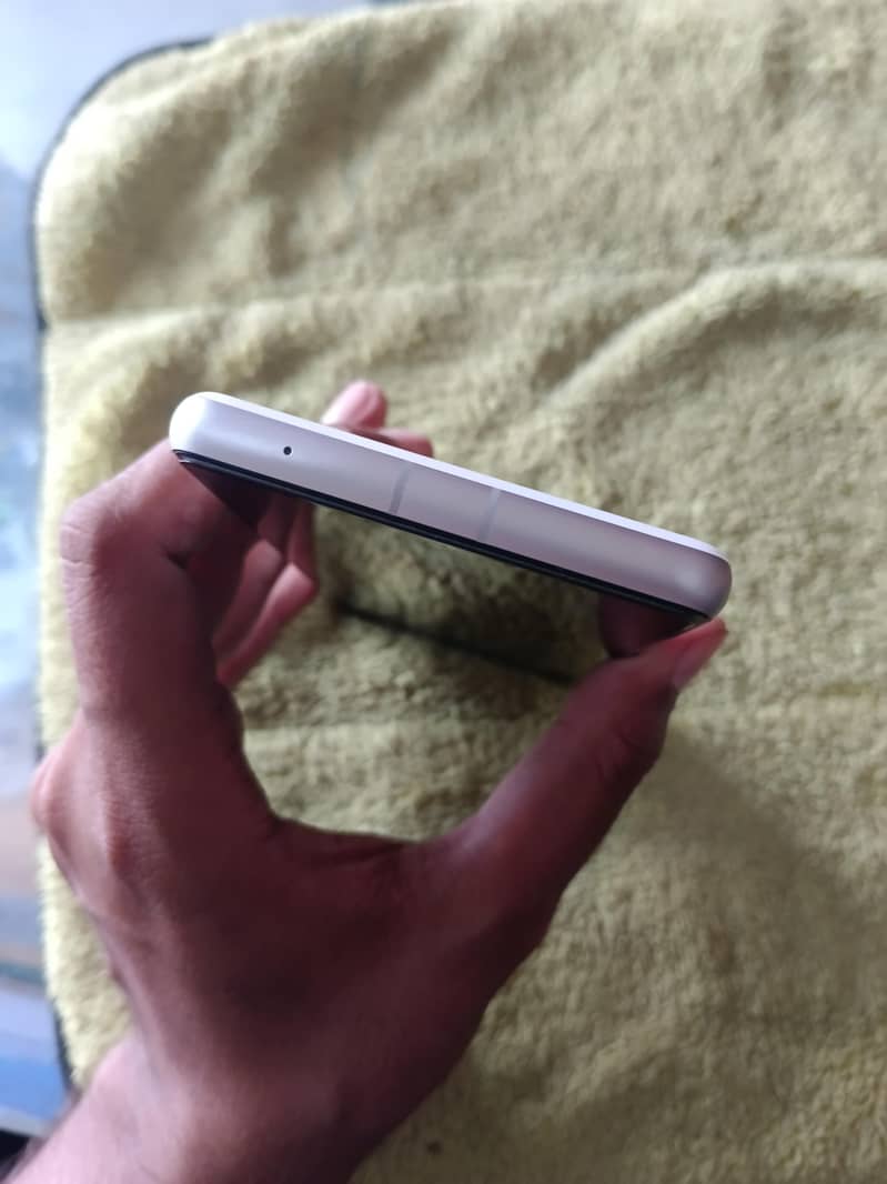 Google Pixel 7a 3