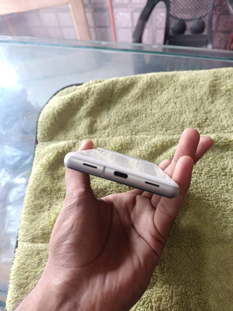 Google Pixel 7a 4
