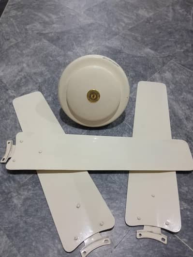 Celling fan good condition