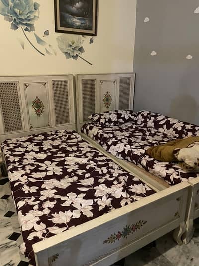 2 beds for sale