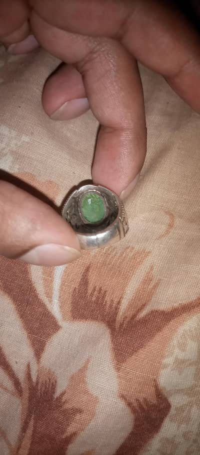 emerald Stone 100%  original with card