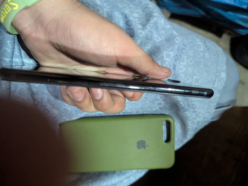 Apple iPhone 7 Plus 2