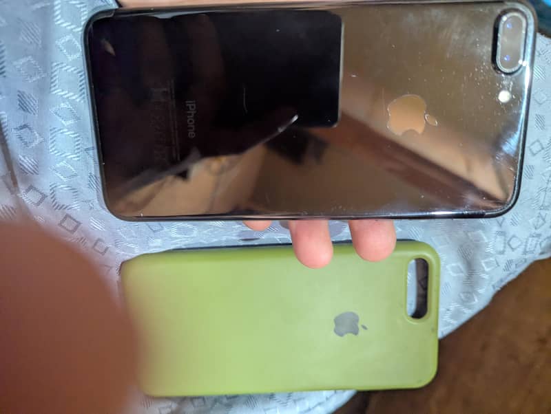 Apple iPhone 7 Plus 3