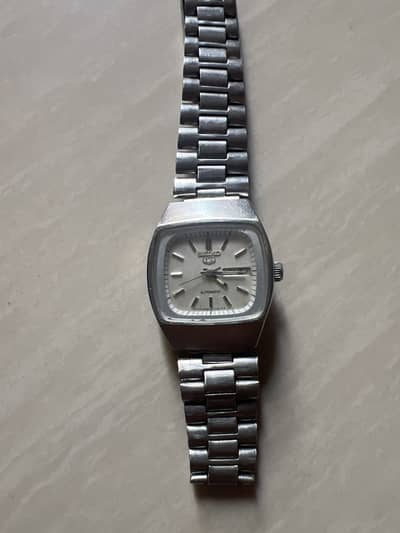 Vintage Seiko 5 Automatic "TV Dial" (March 1981) – Original Japan