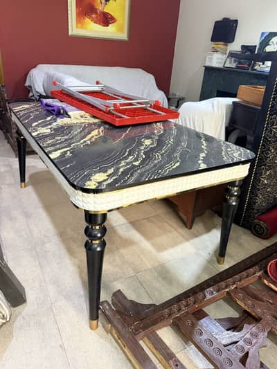 Dining table/ table/ center table/