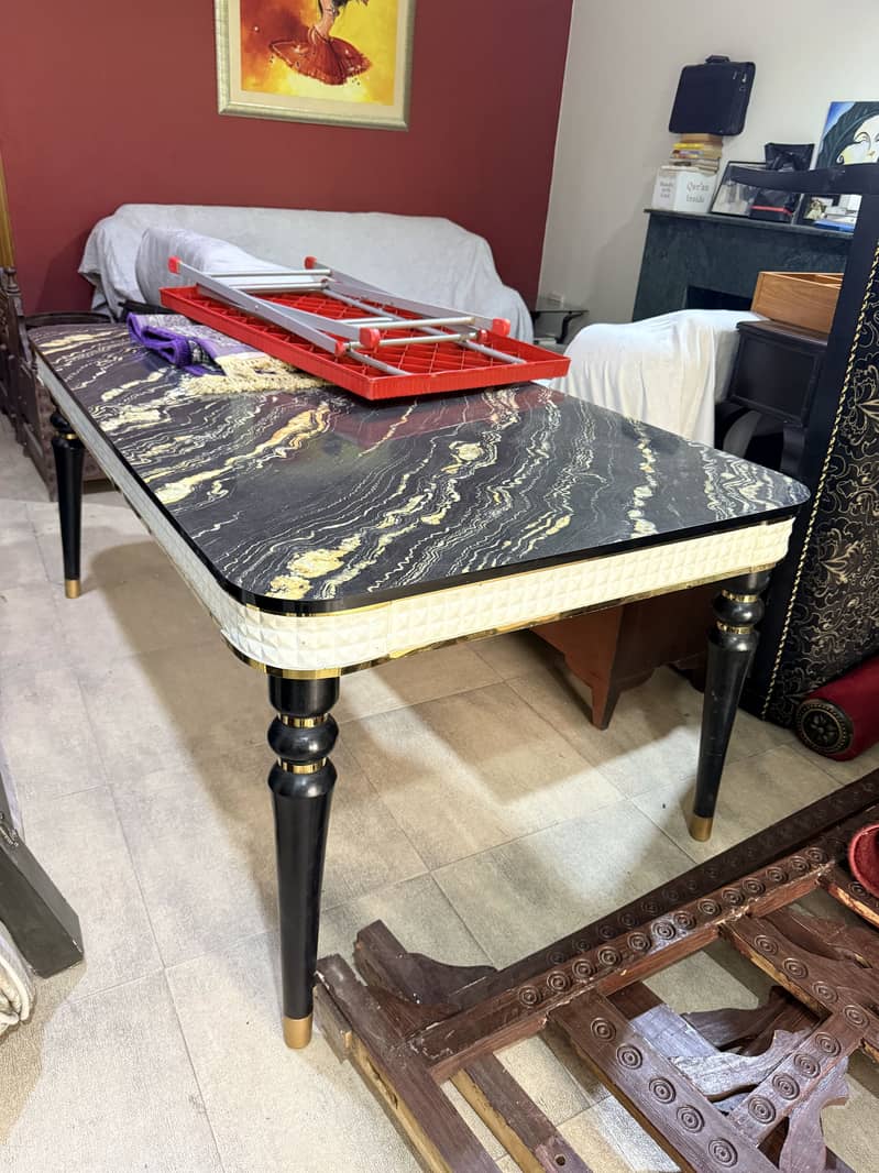 Dining table/ table/ center table/ 0