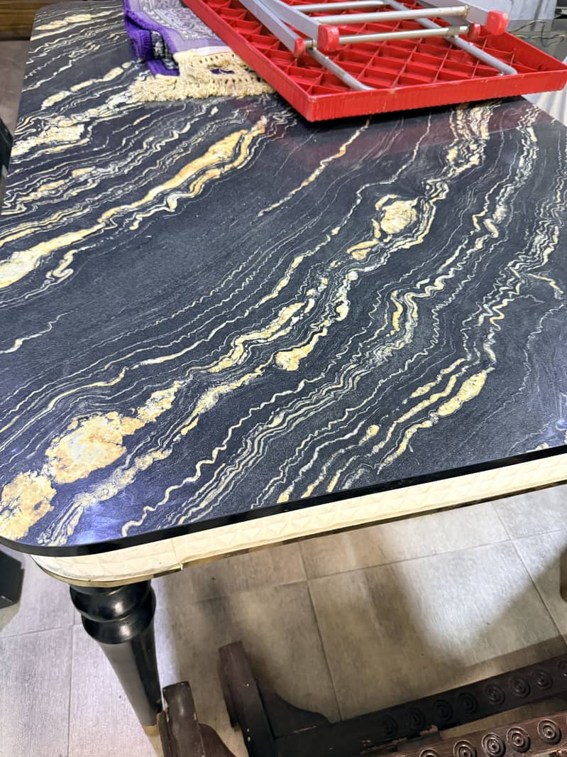 Dining table/ table/ center table/ 1