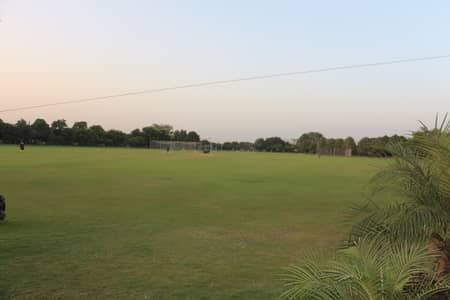 10 Marla Plot for Sale in E4 Block IEP Engineers Town Lahore | Prime Location | Demand 1.25 Crore