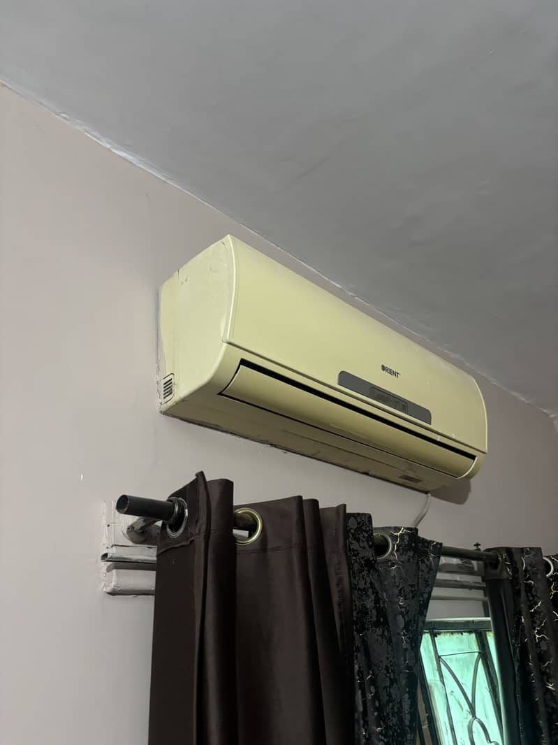 Orient Split AC 1