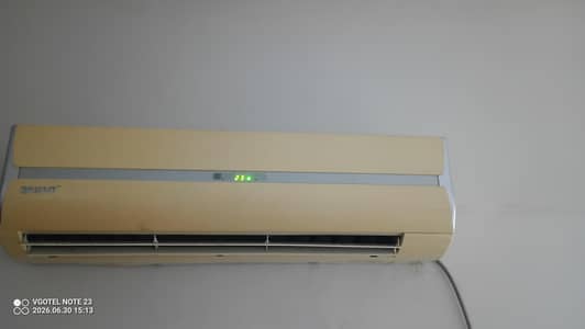 Orient 1.5 ton AC for sale