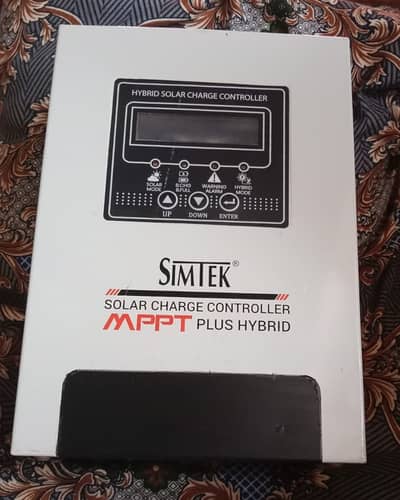 MPPT Solar Charge Controller - Good Condition