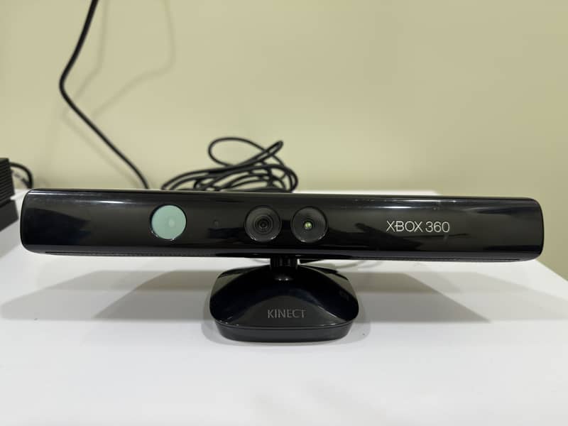 Xbox 360 kinect with games 0