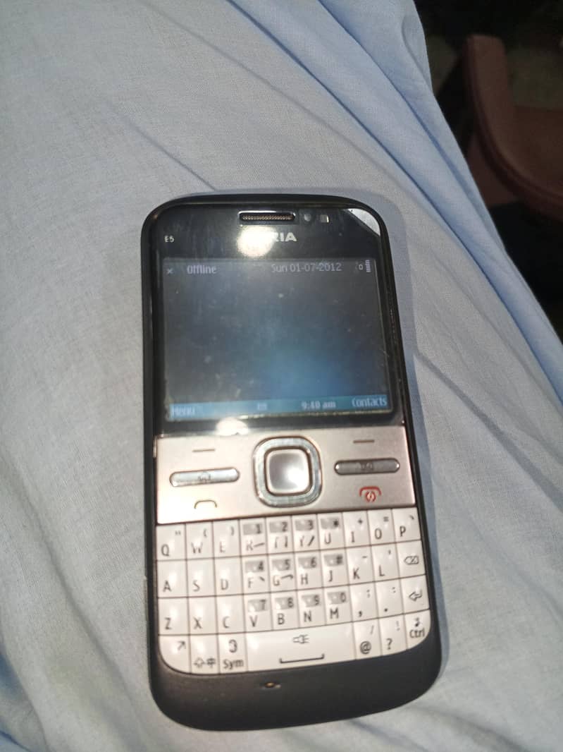 Nokia E5 1