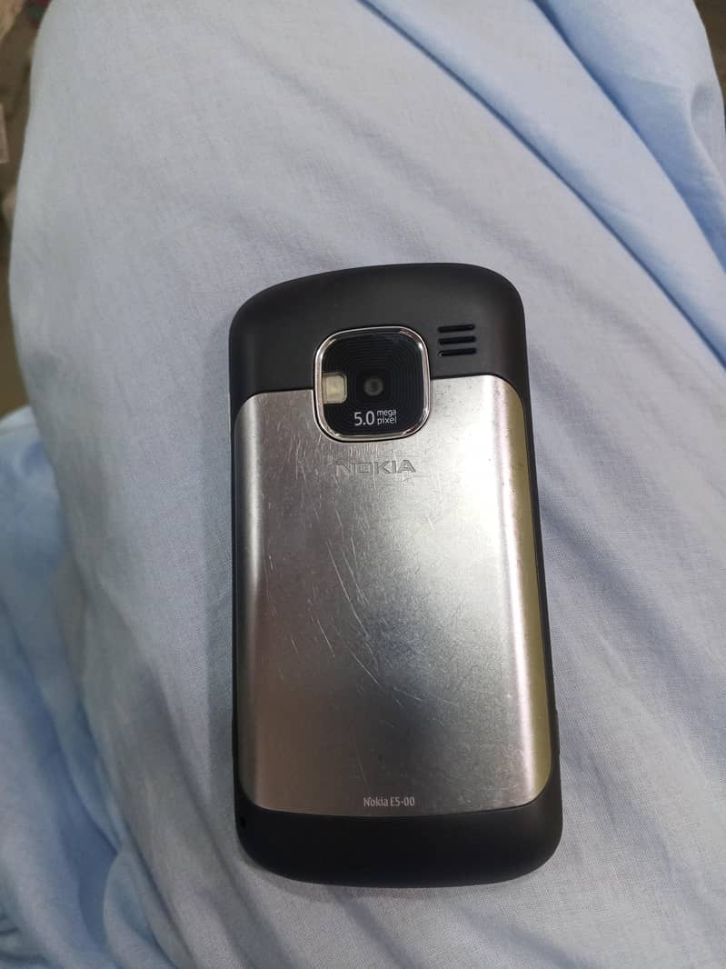 Nokia E5 2