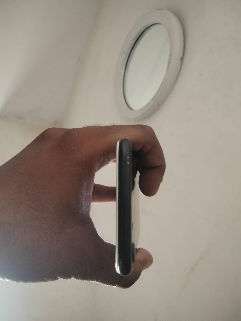 Apple iPhone 7 4