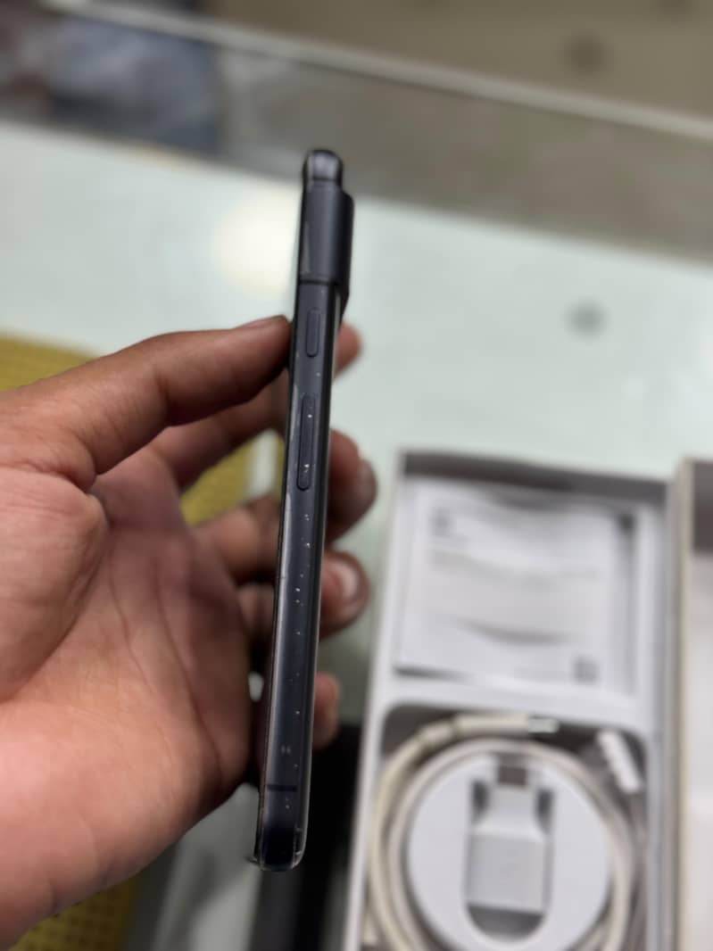 Google Pixel 8 5