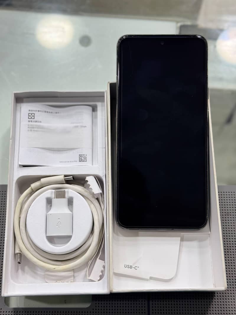 Google Pixel 8 6