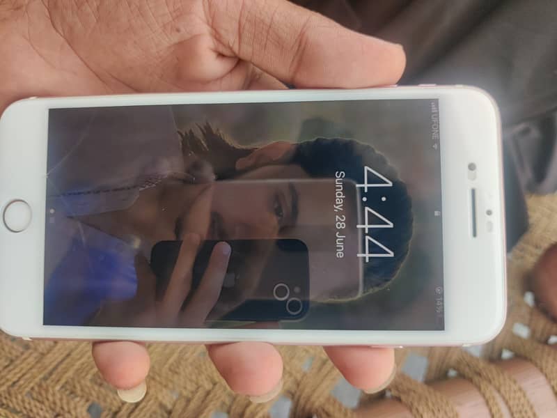 Apple iPhone 7 Plus 1
