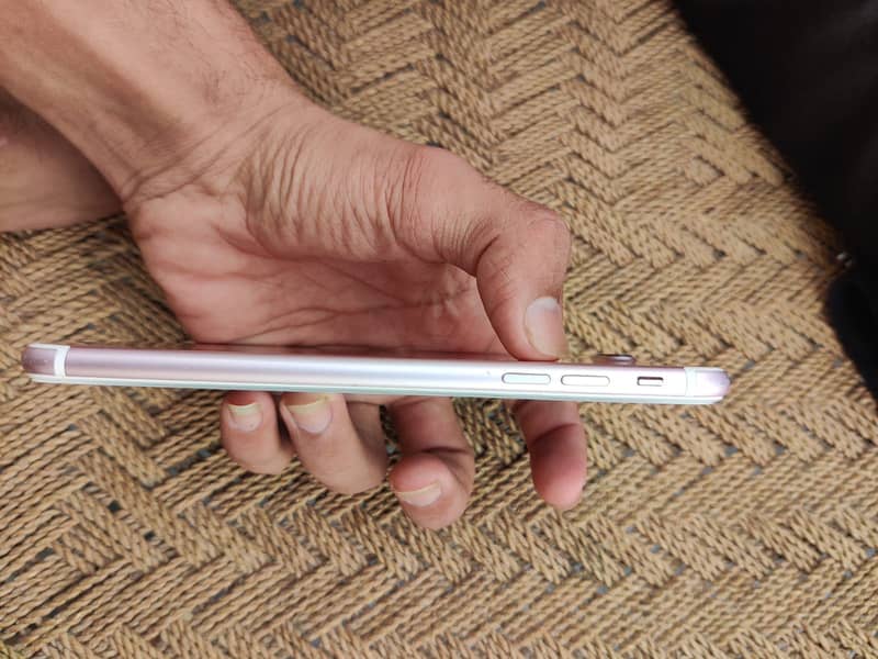 Apple iPhone 7 Plus 4