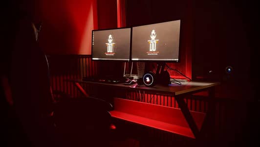 Computer table
