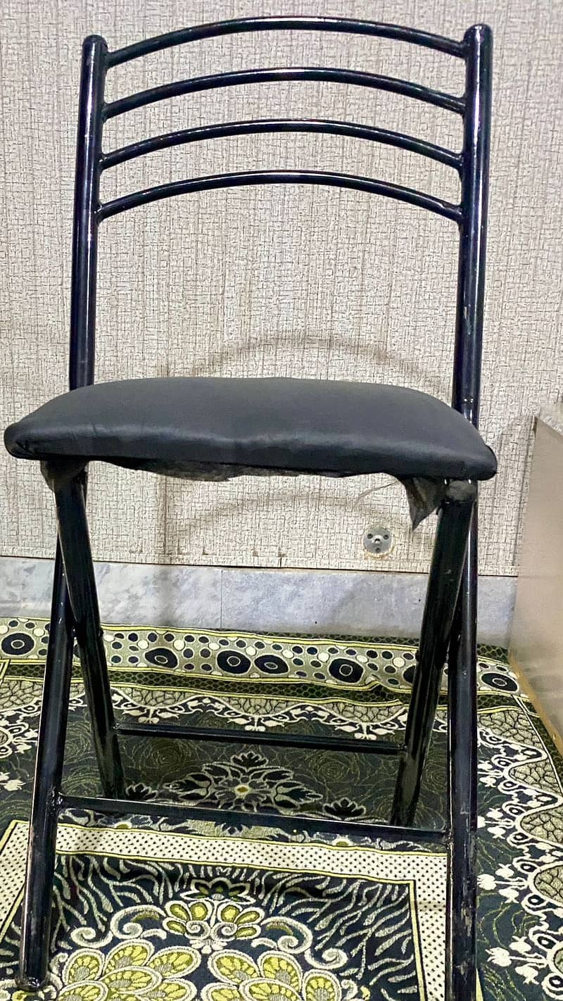 Chairs 0