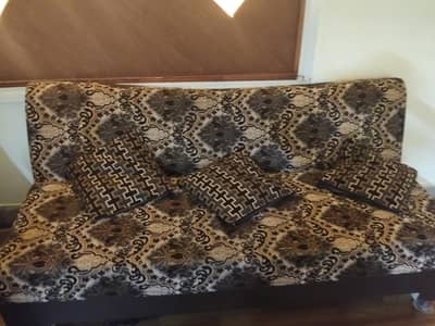 Comfortable 3-Seater Sofa / Sofa Cum Bed for Sale